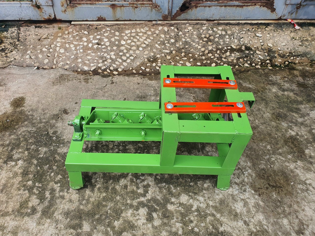 Máy duỗi sắt lớn ( khung V5 không kèm moteur)