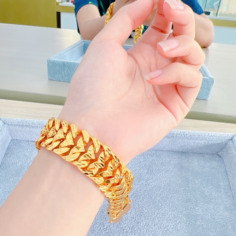 Lắc tay chạm vảy tim khoá hộp mạ vàng Kami
