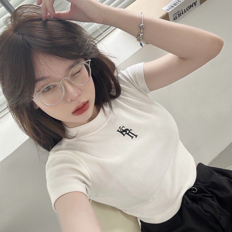 Áo croptop Killsystem baby tee trơn tay ngắn basic siêu xinh Áo croptop chữ KIST 2 màu trắng đen thun gân co dãn