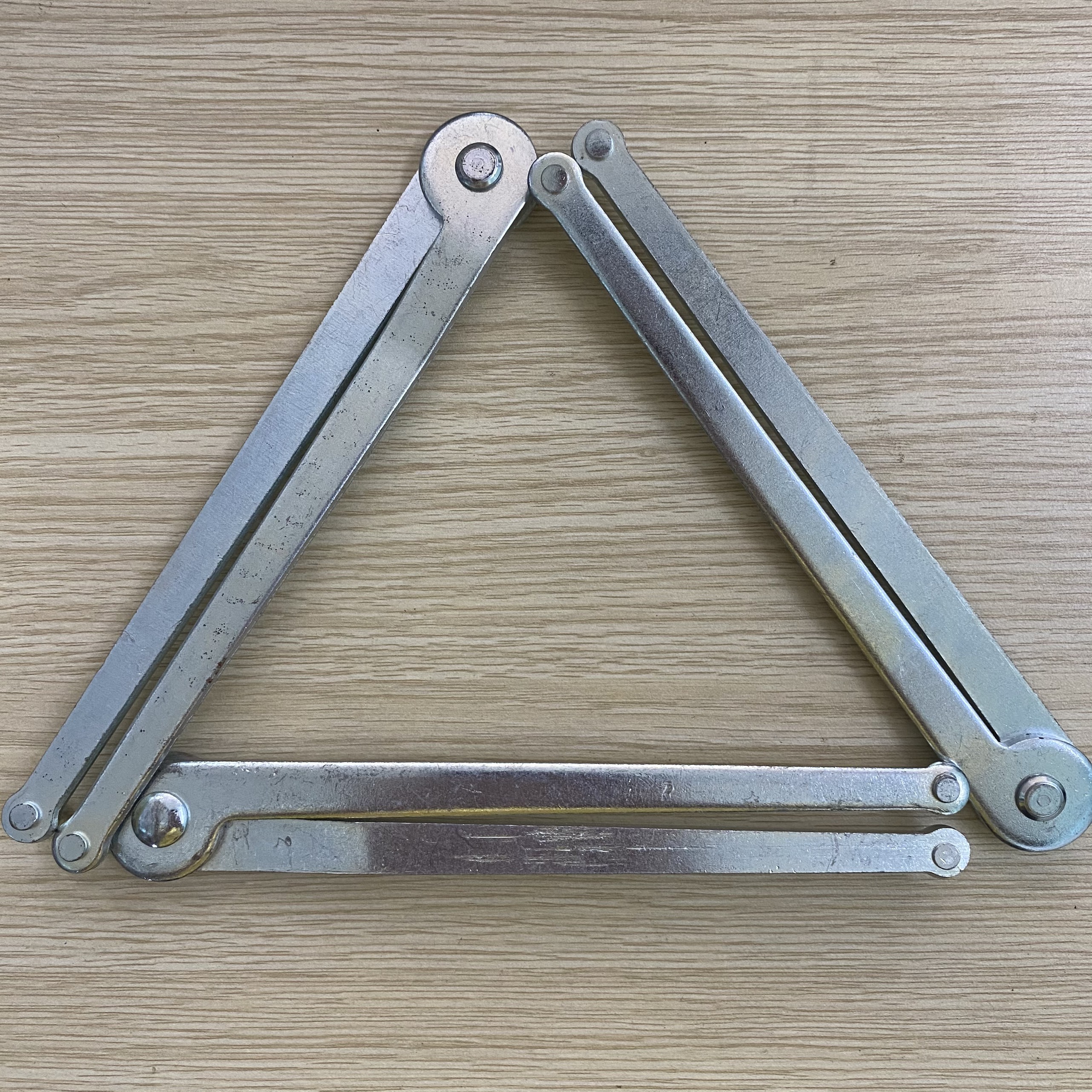 (1 cái) Dụng cụ siết mở long đền kẹp lưỡi cắt, lưỡi cưa đa năng 180 độ