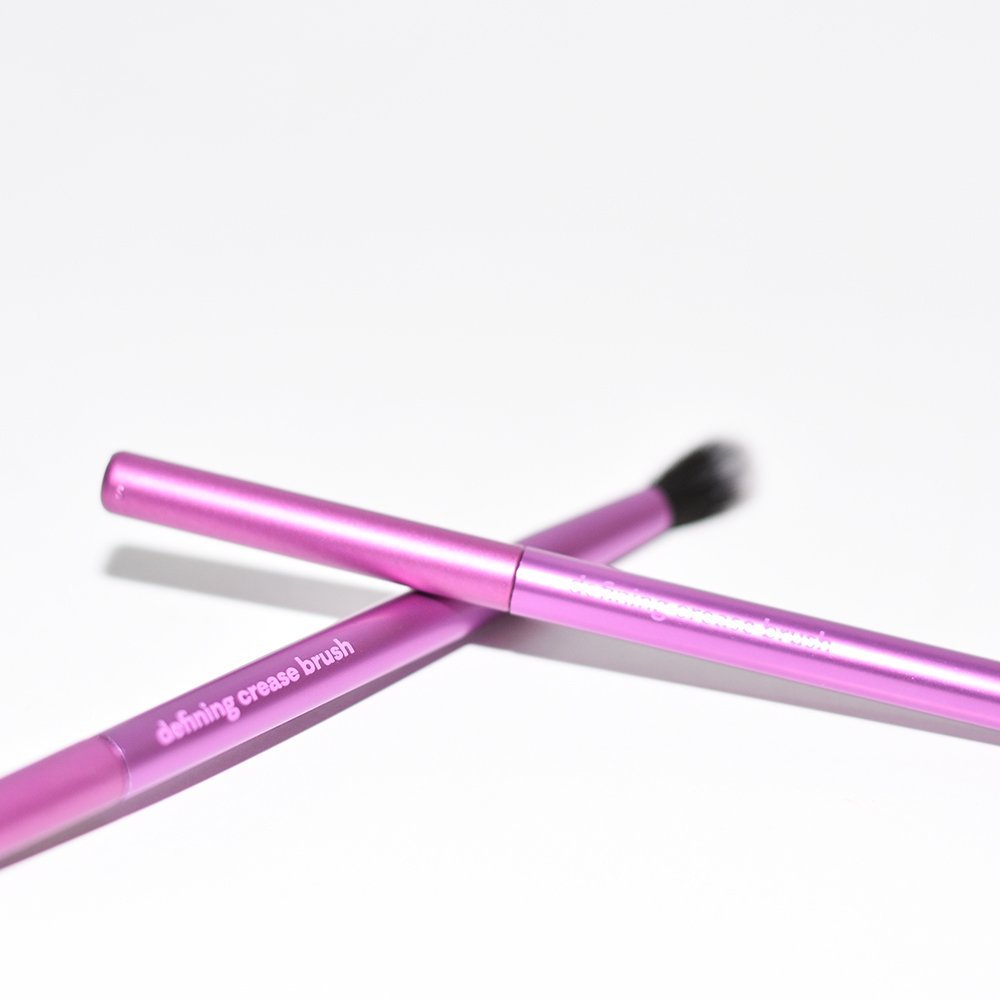 Cọ Nhấn Và Tán Hốc Mắt RT Real Techniques Defining Crease RT304