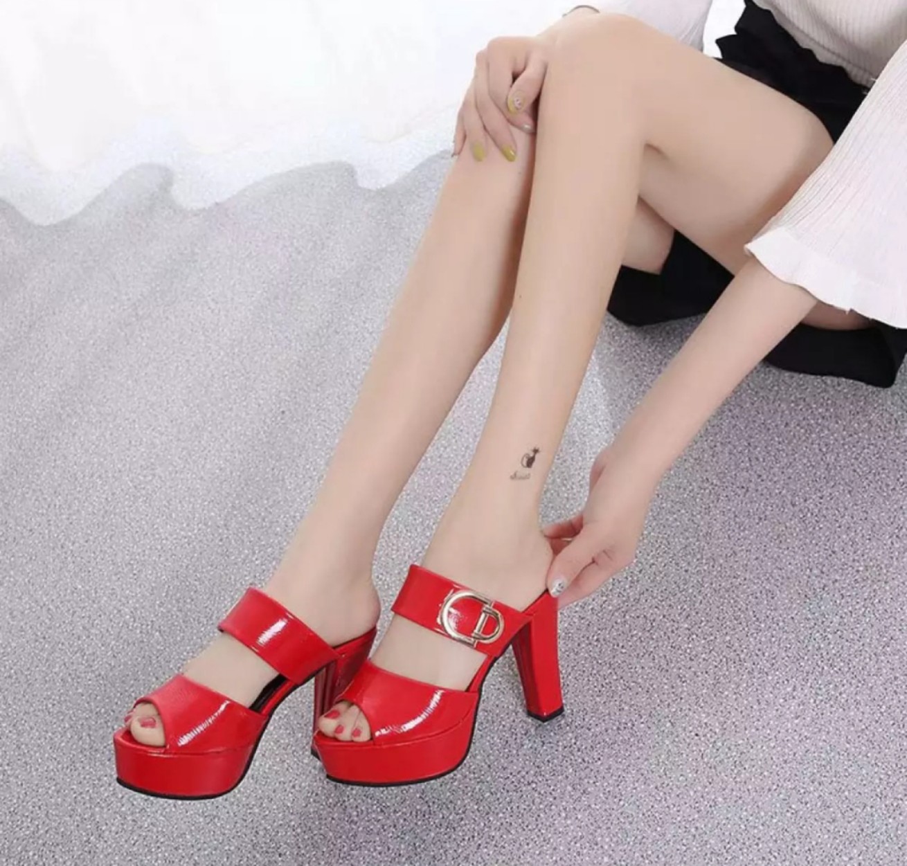 Dép cao gót khoá chữ C cao 12 phân