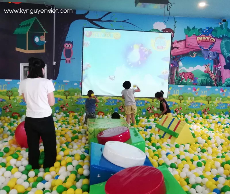 Máy Chiếu Tương Tác Ném Bóng Khu Vui Chơi