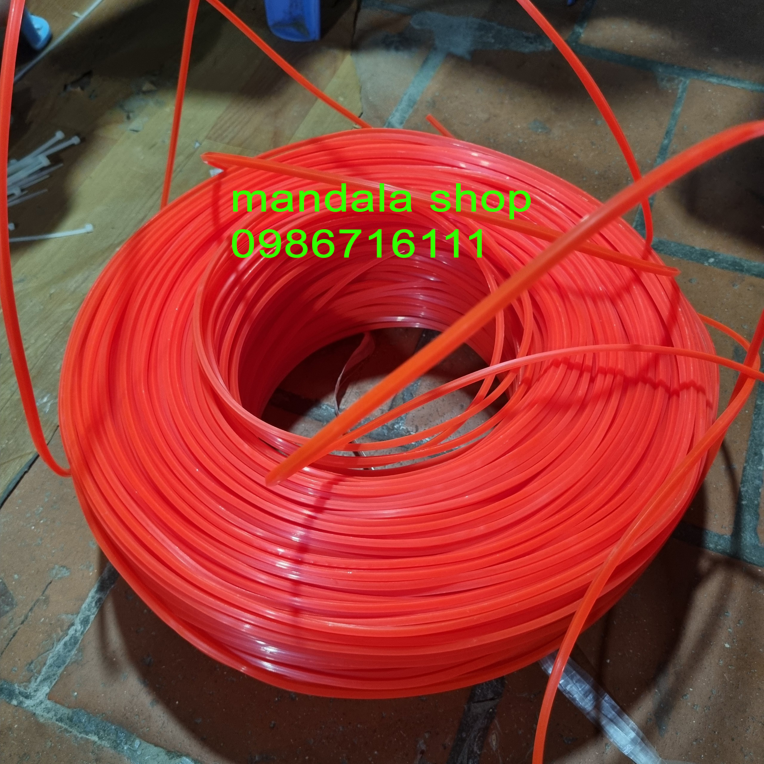 Cước cắt cỏ vuông đỏ 4li 1kg