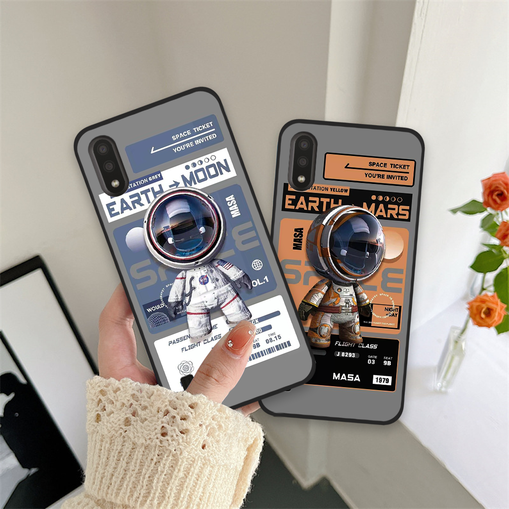 Ốp lưng Samsung Galaxy A01 / A02 phi hành gia astronaut 3D độc đáo