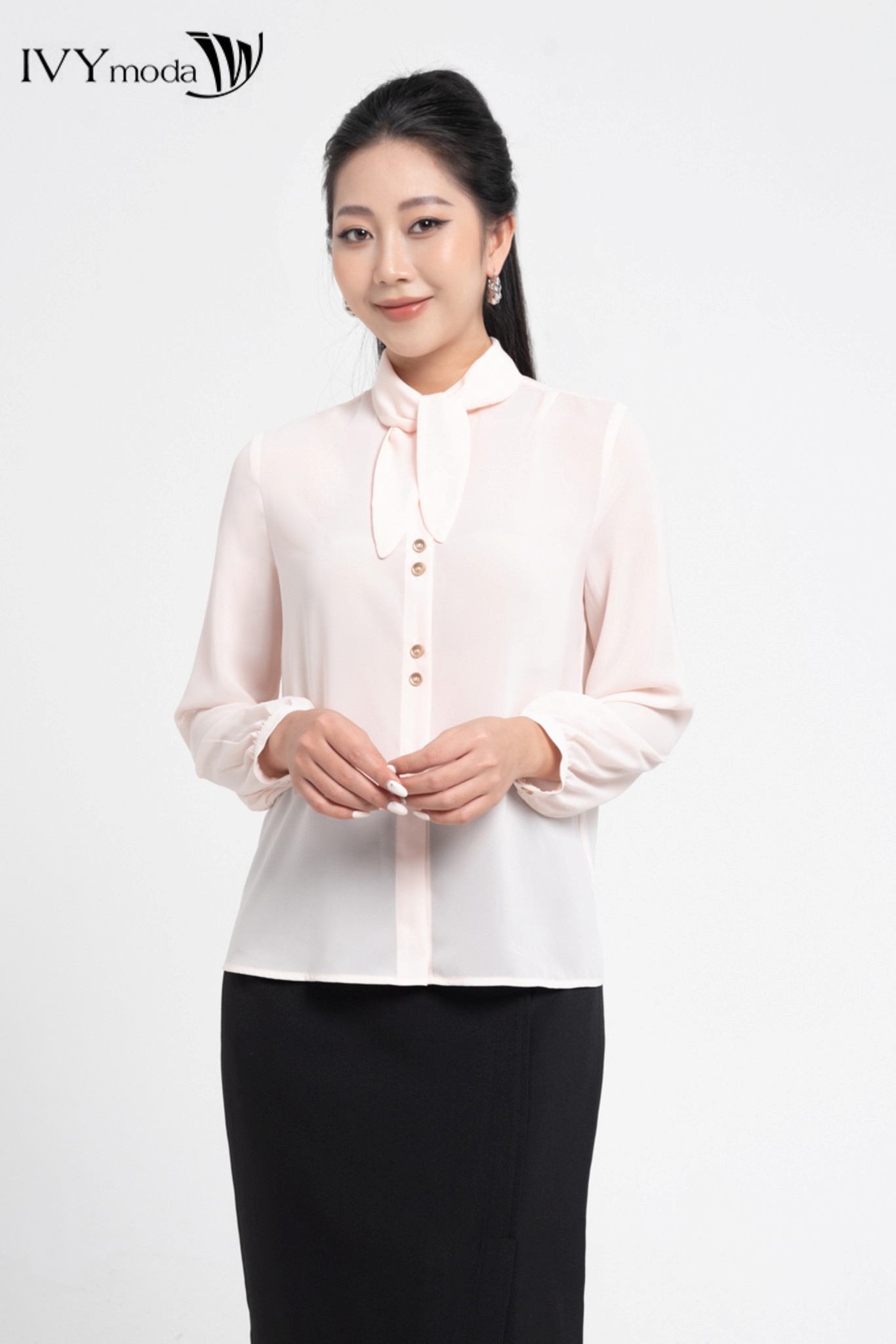 Áo lụa cổ thắt nơ IVY moda MS 17M8168