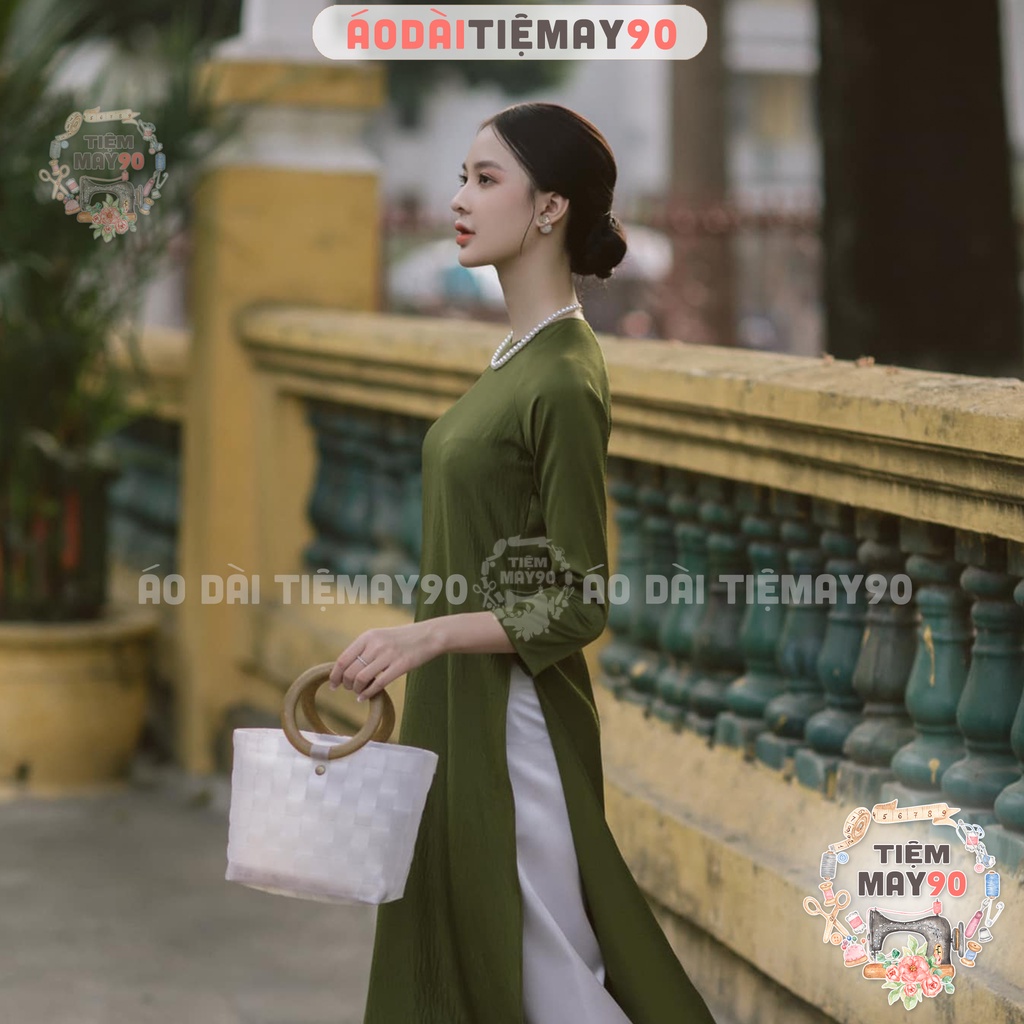 Áo dài cách tân nữ xanh cốm dáng suông xưa Tiệm 90 may sẵn lụa xuông bầu dự tiệc lễ tết đẹp AD90079