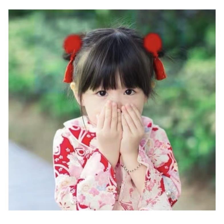 dây cột tóc đỏ cho bé kèm cục bông đỏ