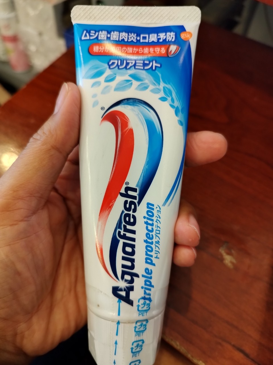 kem đánh răng aquafresh triple protection 140g