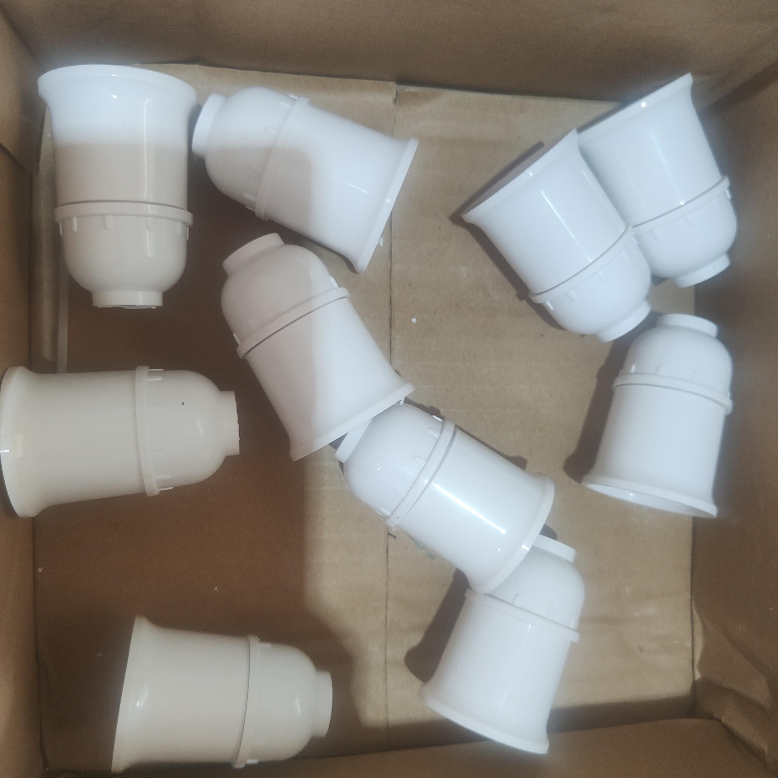 Đui đèn xoáy treo tường e27