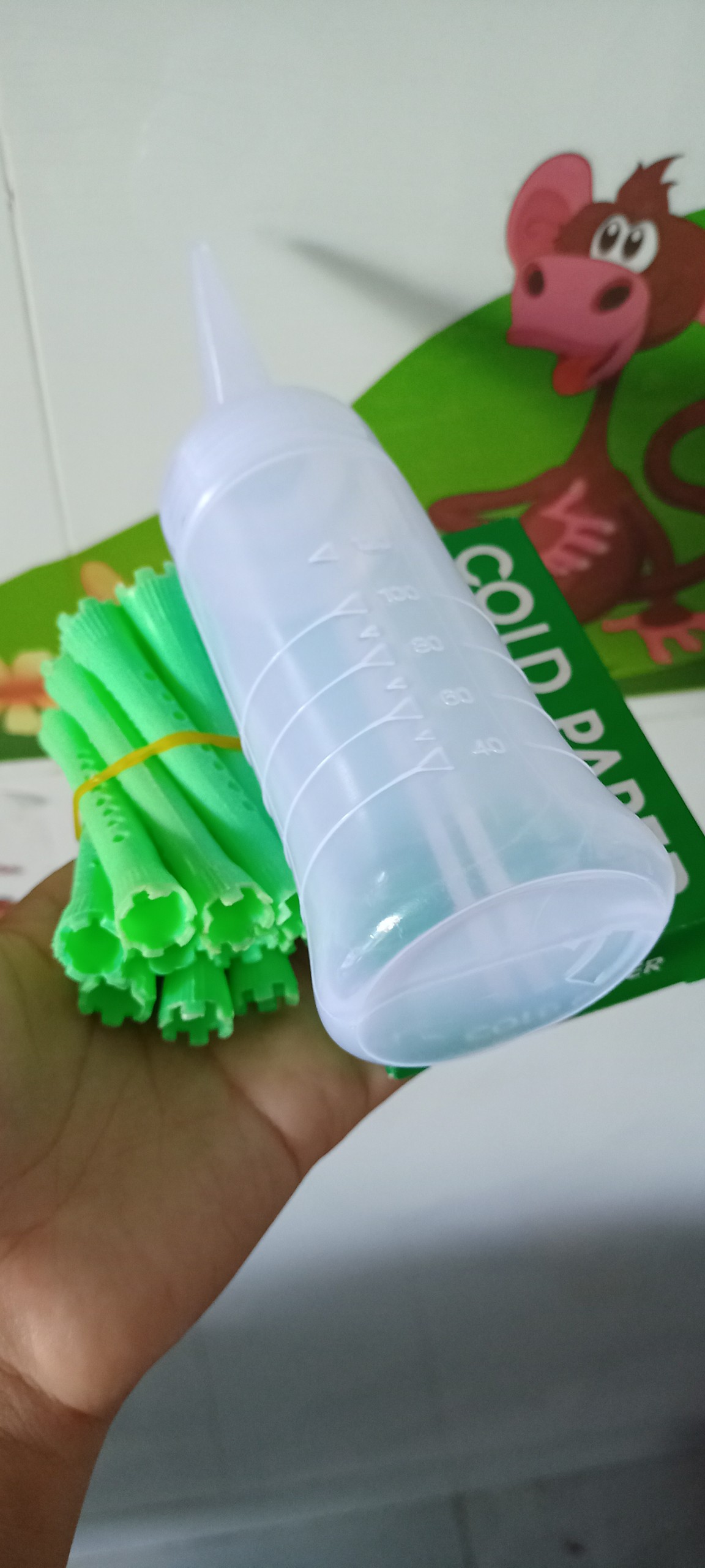 [HCM]Dụng cụ nhuộm tóc có trục uốn, bình tra, giấy uốn lạnh