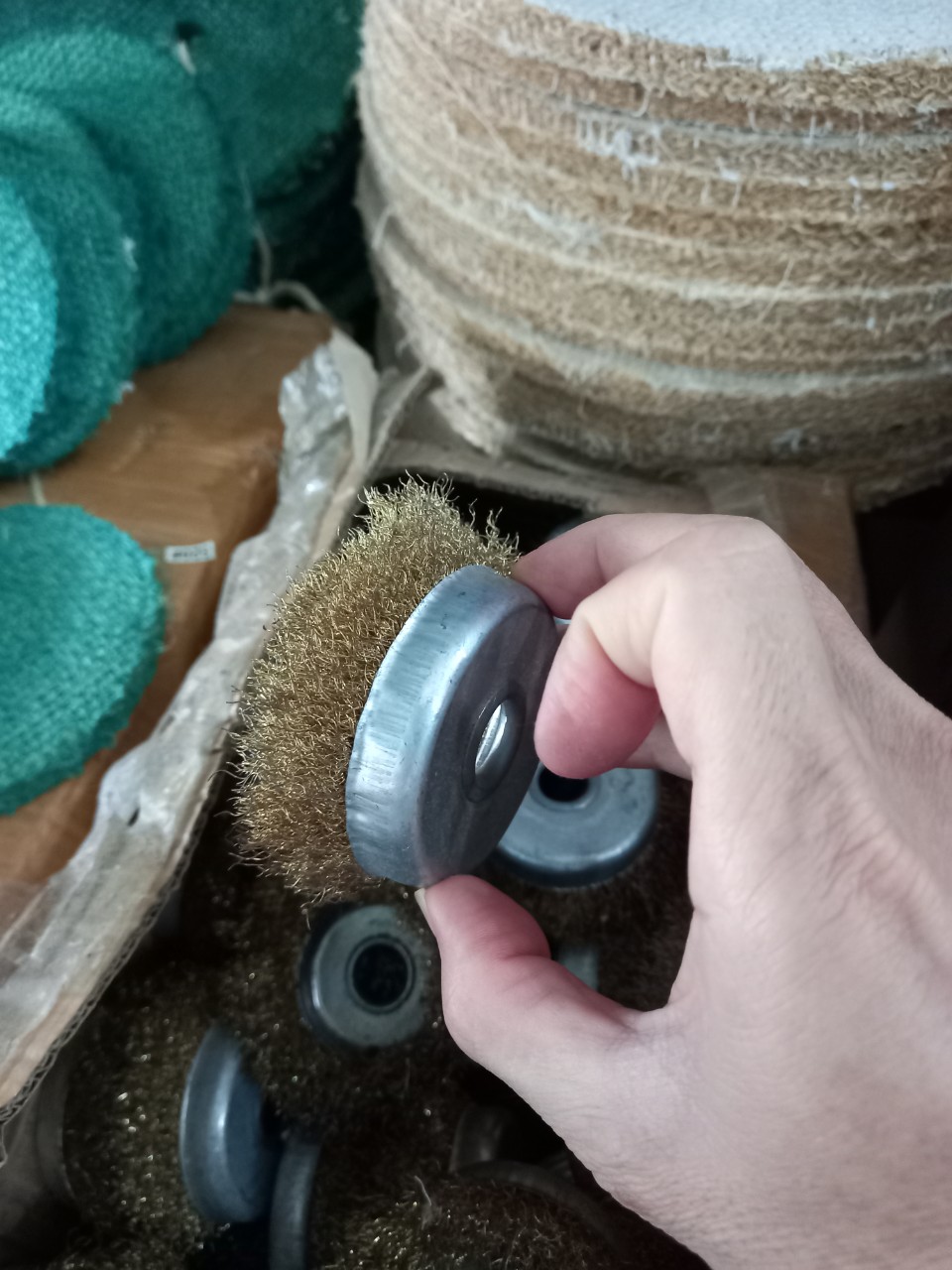 Chén cước thép 4"-lỗ 16mm, 6"- lỗ 22mm