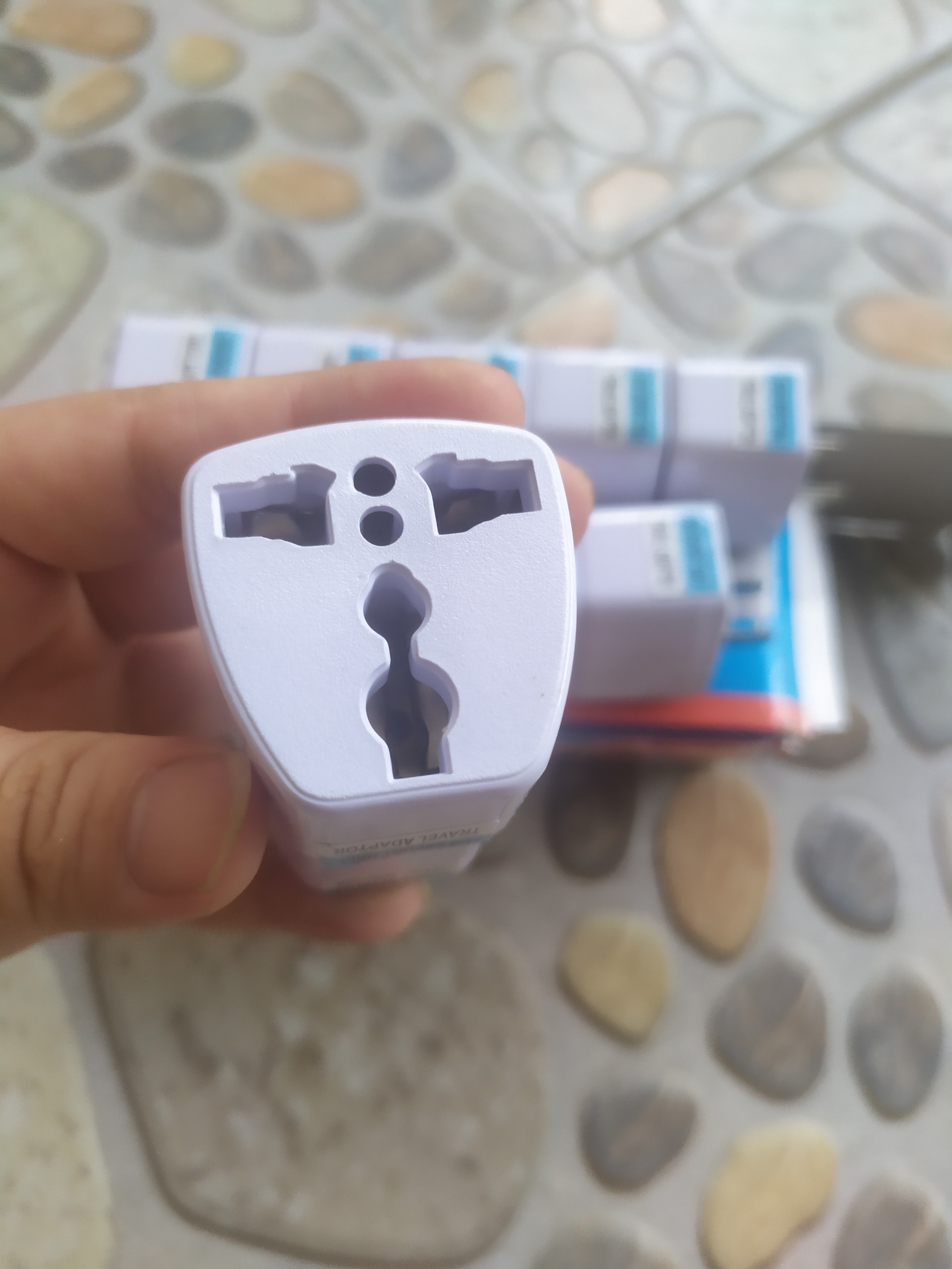 Phích cắm chuyển từ 2 chân sang 3 chân