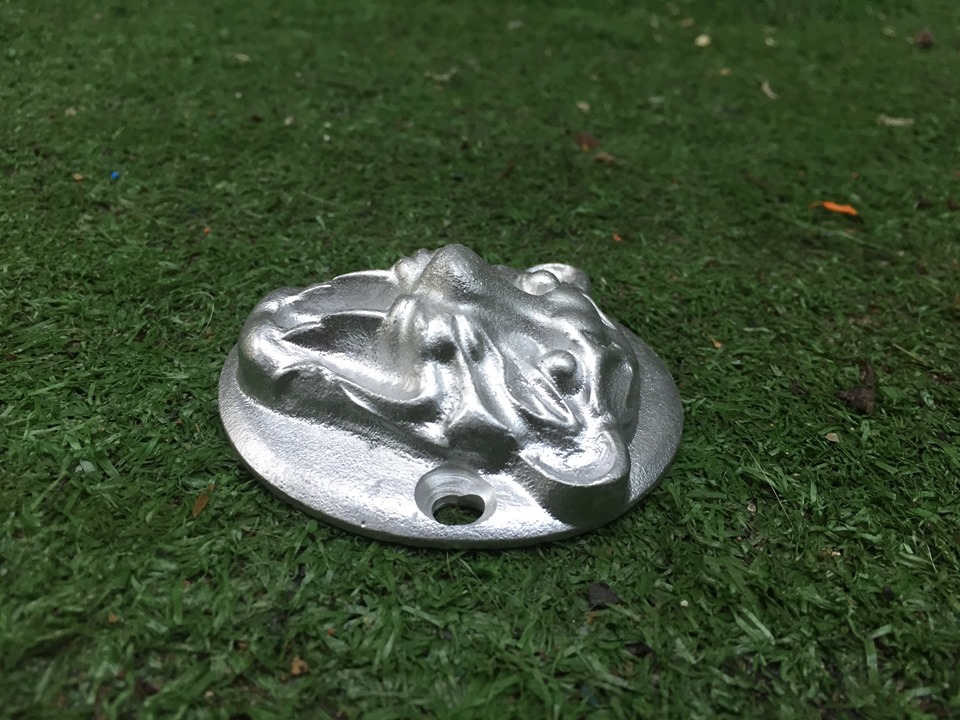 Nắp tròn trang trí bên nồi hình mặt cọp (lồi 3d)