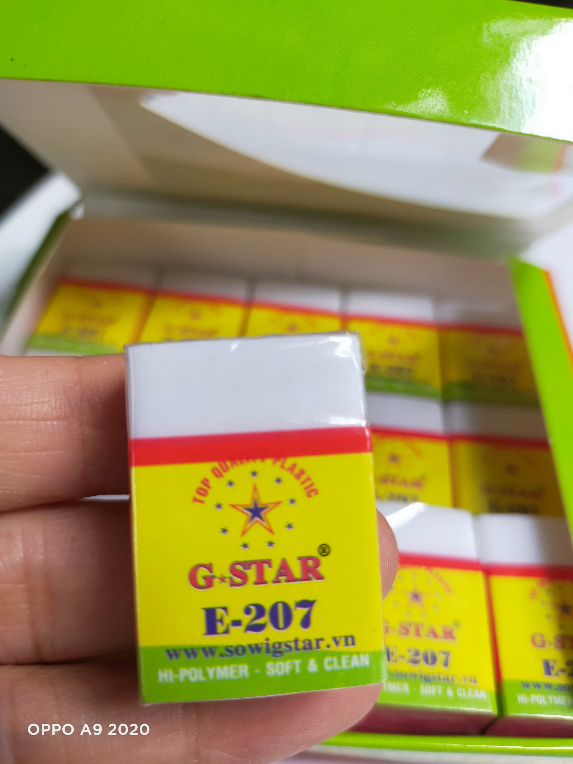 Combo 10 cục gôm trắng/đen E-207 Gstar