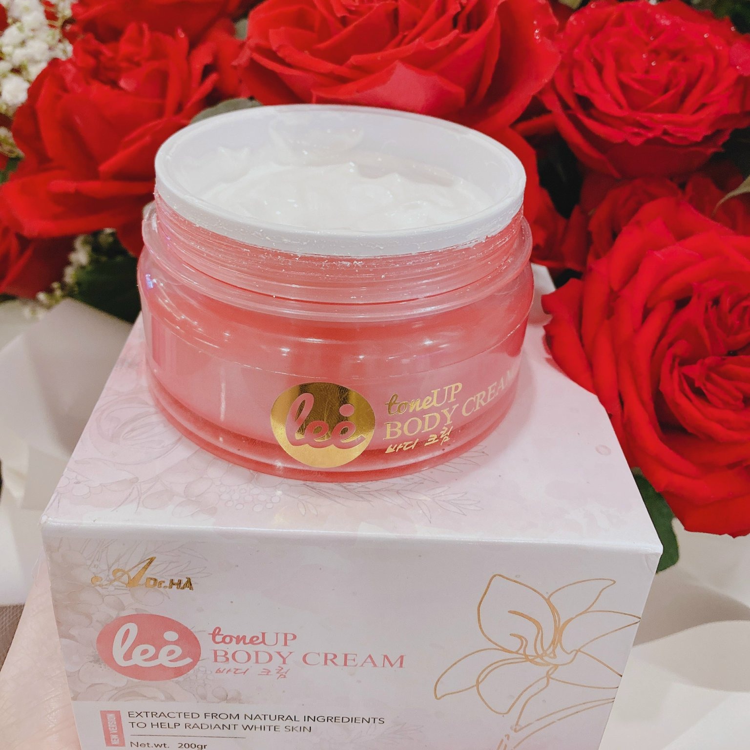 Kem kích trắng body Soo Lee - 200gr