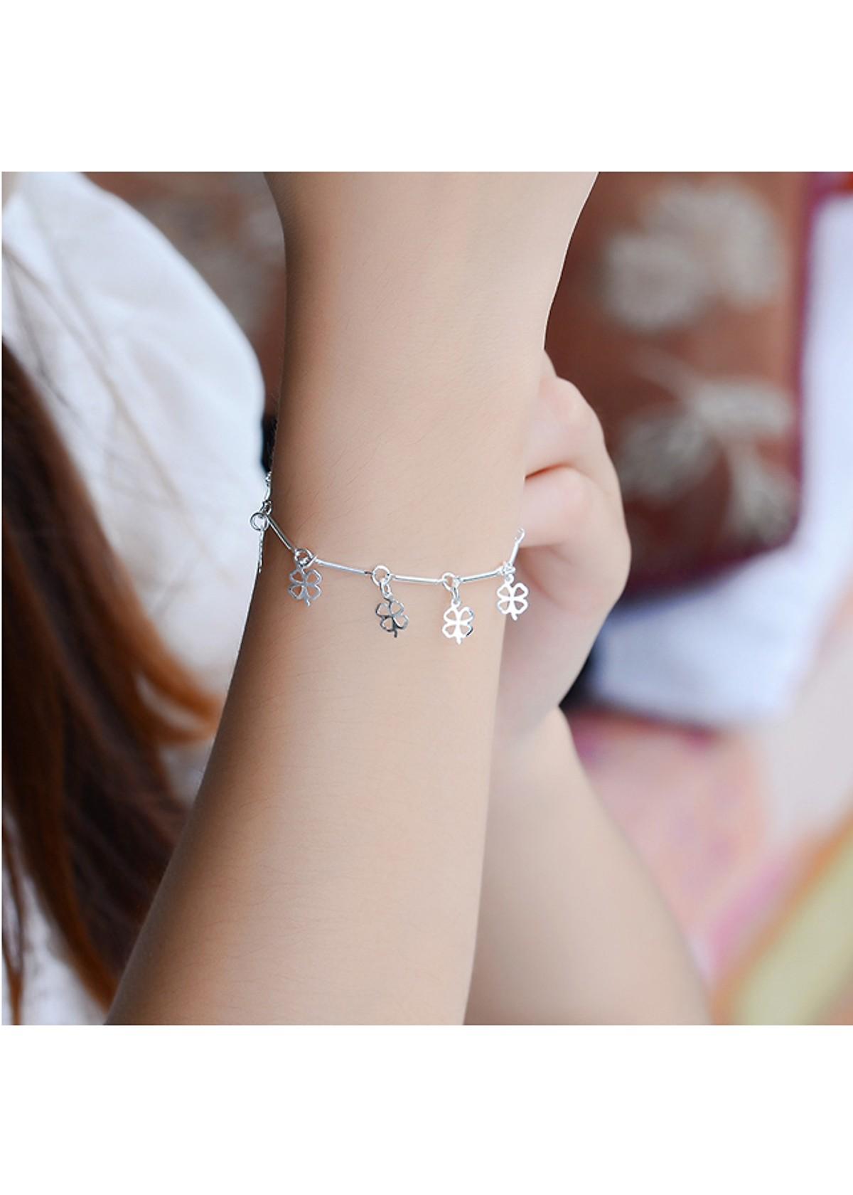 Lắc tay kiêm lắc chân cỏ bốn lá may mắn