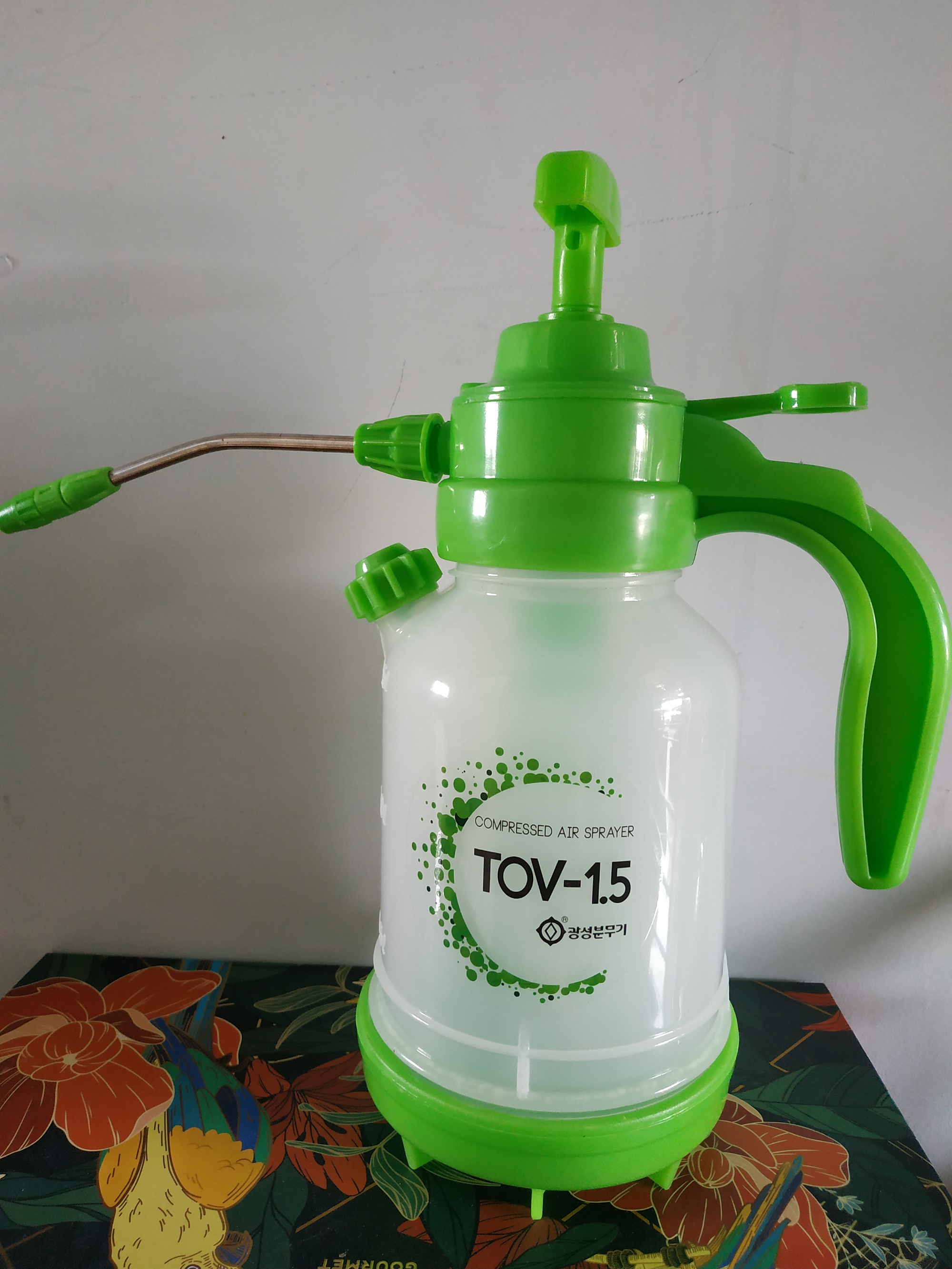 Bình tưới cây  chất lượng Hàn quốc TOV 1.5 lít