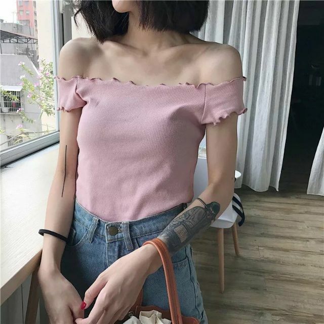 Áo Thun Gân Trễ Vai YÊU 20