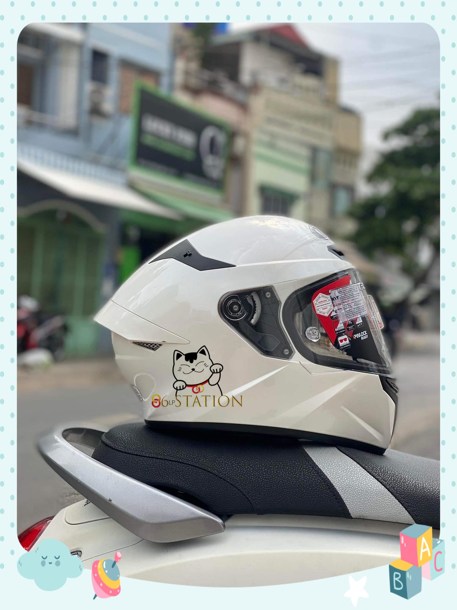 Mũ bảo hiểm fullface KYT TT Course màu trắng