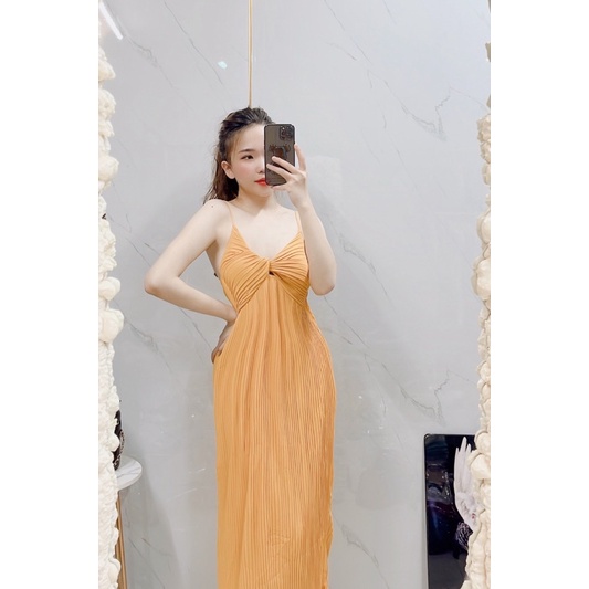 Đầm dập li xoắn ngực