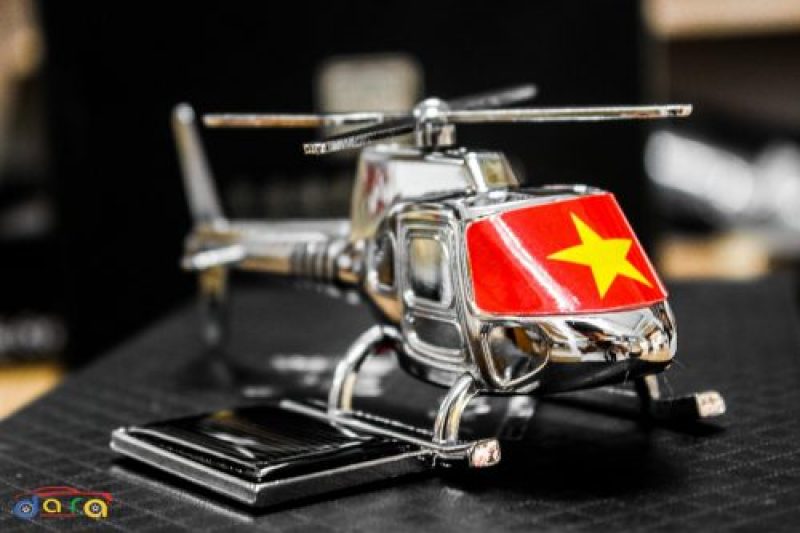 Mô Hình Máy Bay Trực Thăng Bằng Hợp Kim Kẽm Sử Dụng Năng Lượng Mặt Trời