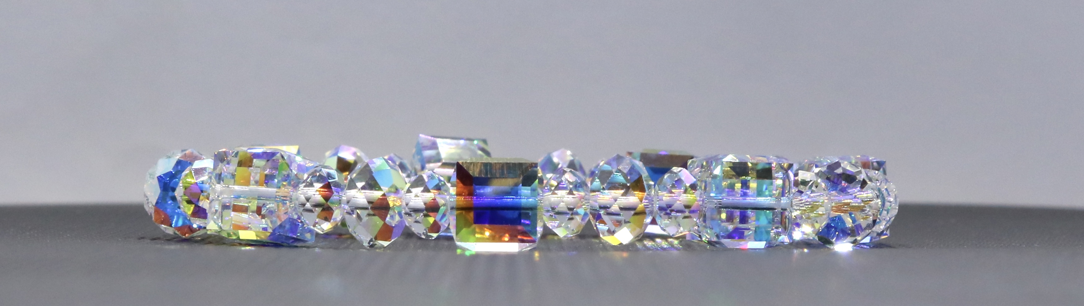 Vòng tay nữ pha lê Swarovski cao cấp B.08