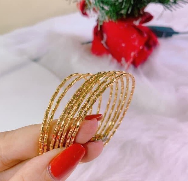 [HCM]Vòng tay mạ vàng thật cao cấp Vòng Tay Ximen vòng tuần 7 Chiếc bản lớn Khắc Hoa Văn xinh đẹp Sáng Như Vàng Thật ( Cam kết không Đen Chất Liệu Bạc Pha Hợp Kim Cao Cấp ) Trang Sức GADO V034 - Dùng Đi Tiệc Và Đi Làm