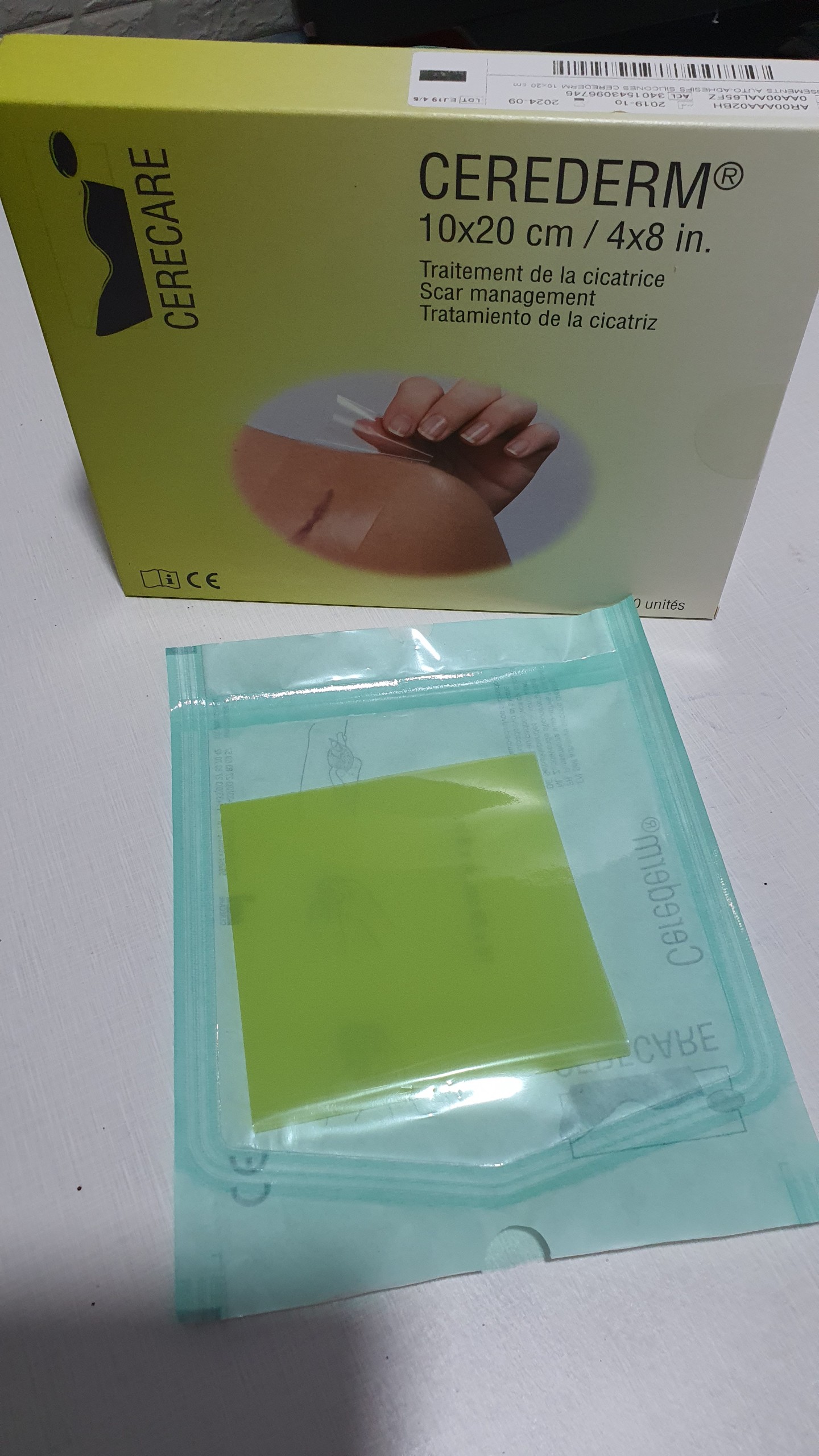 Miếng dán sẹo Cerederm phẫu thuật sau hút mỡ 10*20cm
