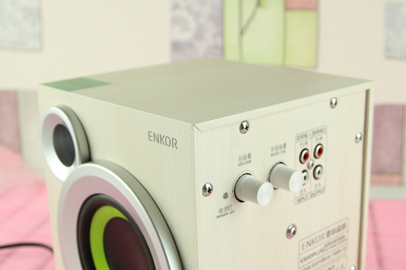 Loa vi tính Enkor E300 Plus Trưng Bày