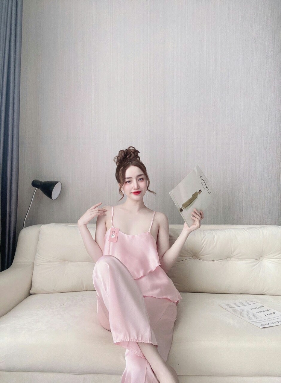 Đồ ngủ 2 dây tà chéo lụa satin sang chảnh mặc nhà