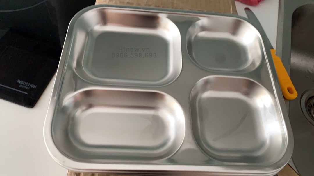 FREESHIP MAX - Khay cơm inox 4 ngăn sâu 2cm giá rẻ (25x21x2cm)