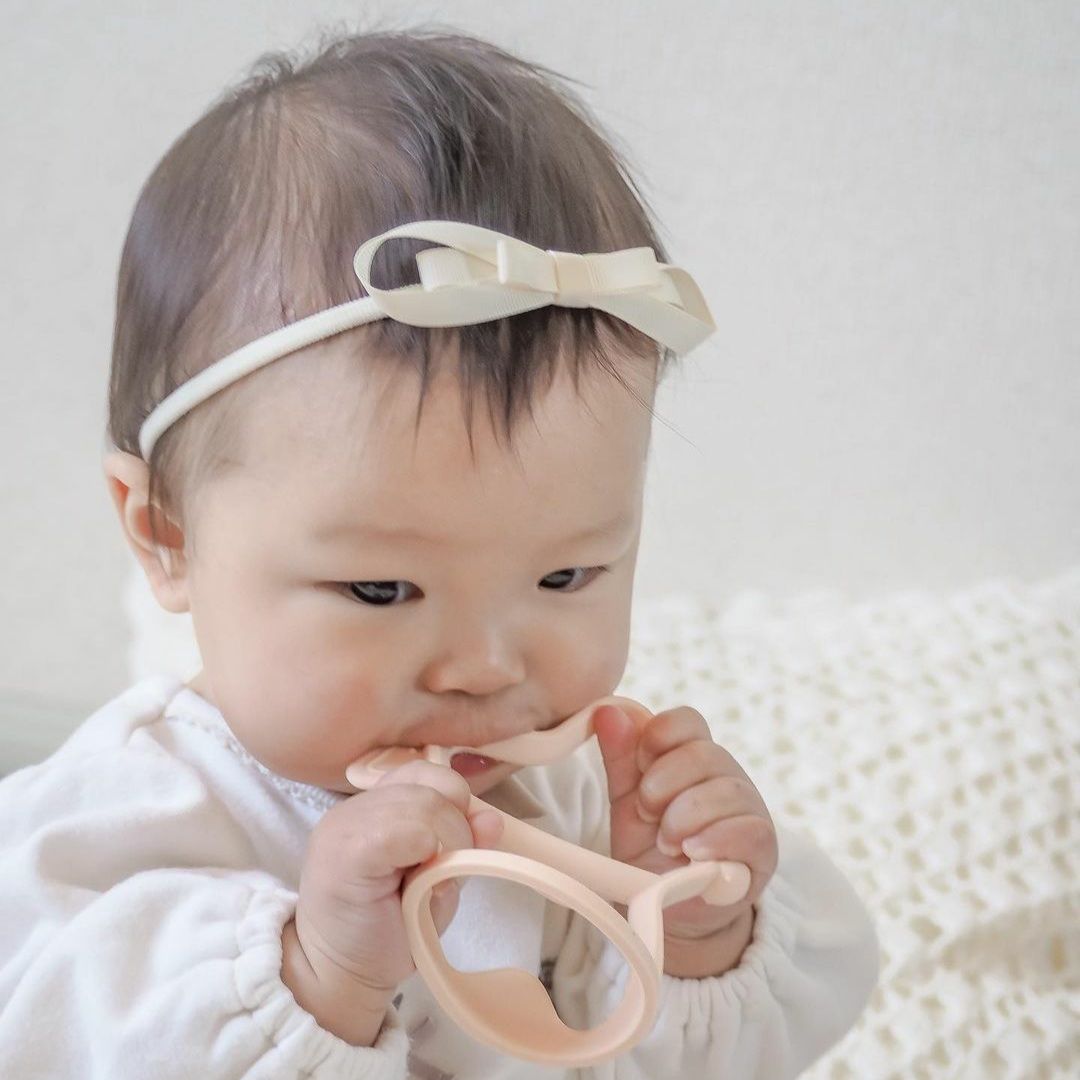 Gặm nướu Moyuum