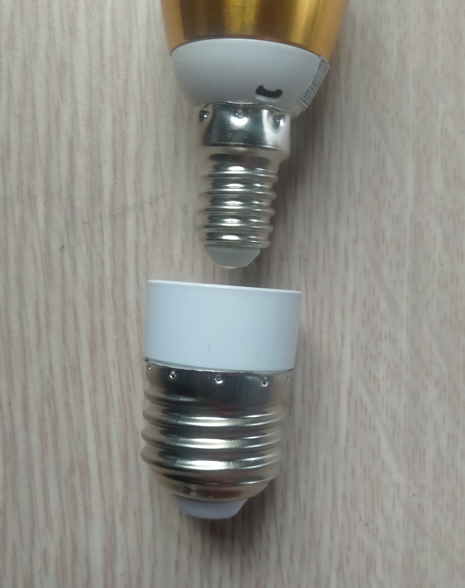 Đầu Chuyển Đuôi Bóng Đèn E14 Thành Đuôi E27 220v 16A