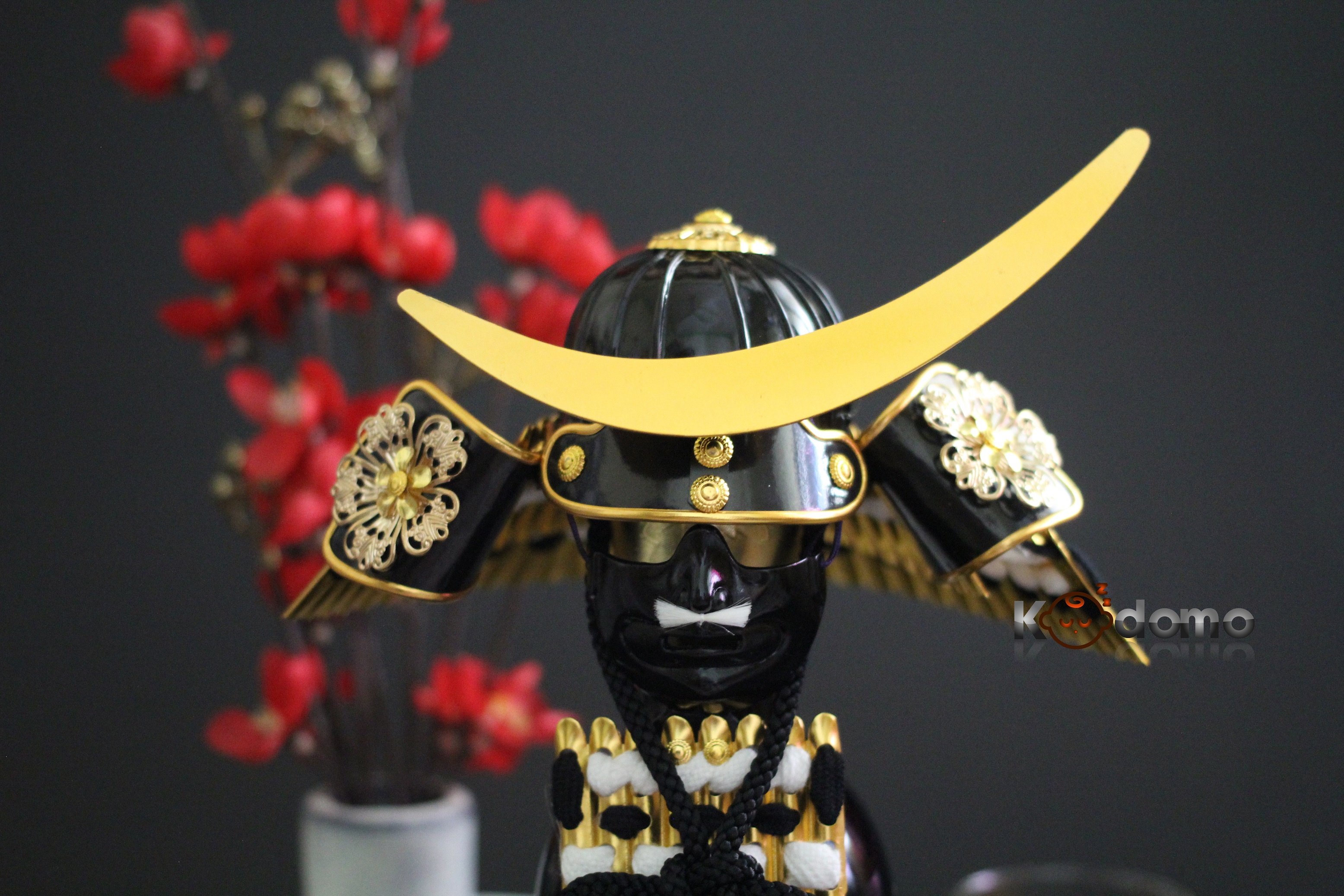 nón samurai trang trí chai nước trái cây , samurai bottle cap , samurai bottle cover , áo giáp samurai, búp bê samurai , 人形, 鎧, 兜