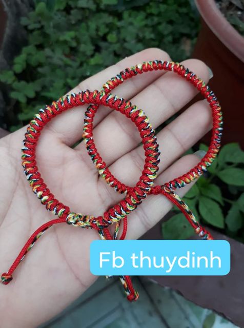Vòng tay chỉ ngũ sắc may mắn