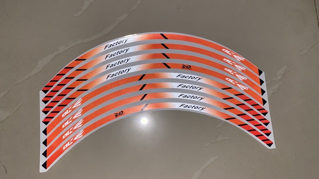 tem dán niềng xe phản quang ( bộ 8 miếng )