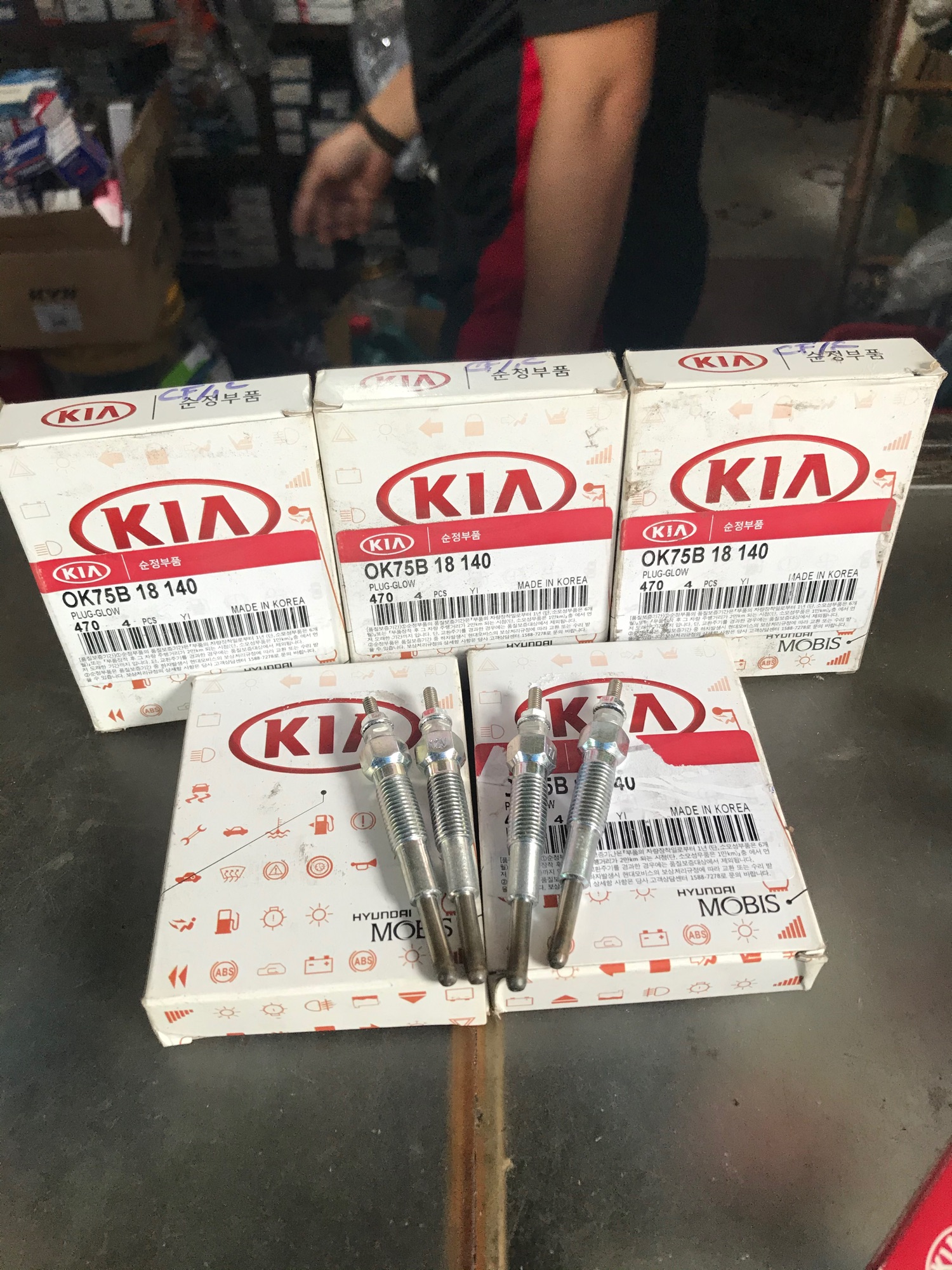 [HCM]Bộ 4 Bugi Xông (Bugi Sấy) KIA Ford Mazda