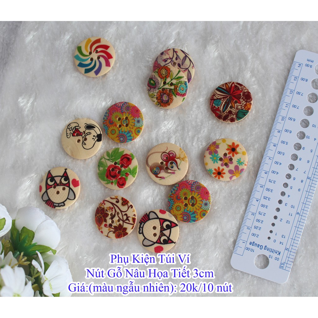 Nút gỗ nâu hoạ tiết làm đồ handmade