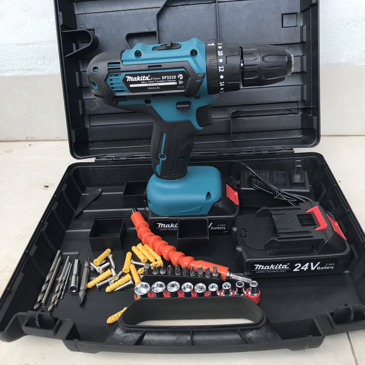 Máy khoan pin Makita 24v có BÚA. (kèm 2 pin và nhiều phụ kiện)