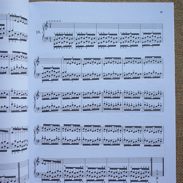[AUTHENTIC 100%] Sách luyện ngón piano Hanon (G. Schirmer, Inc) - Moonbird