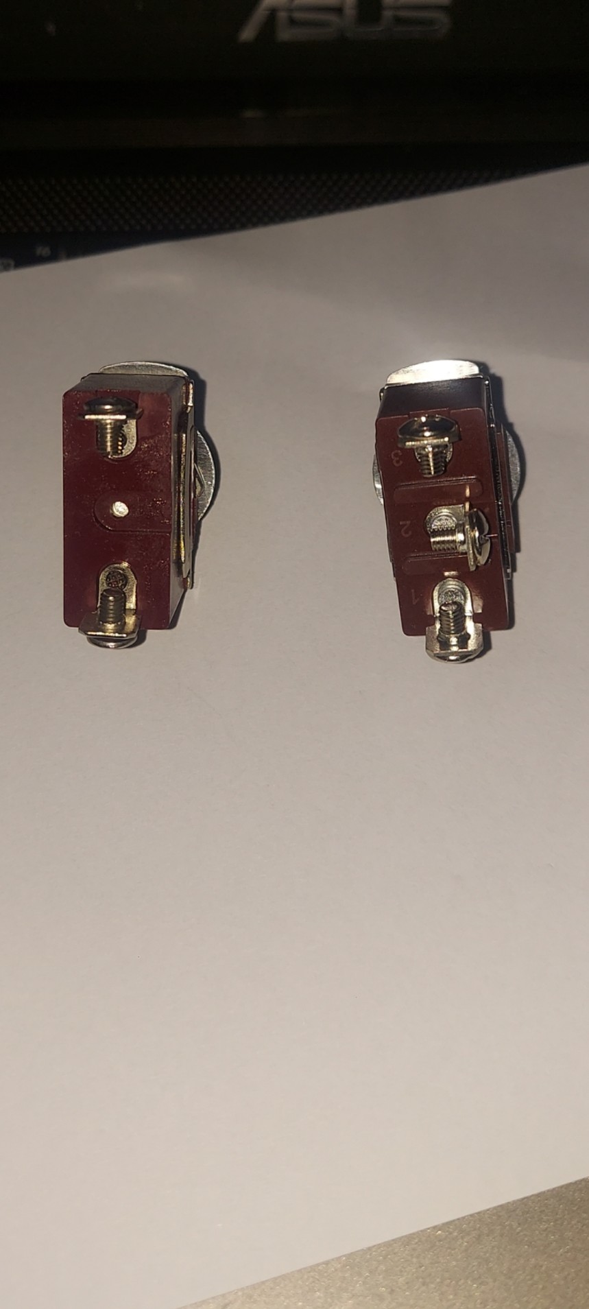 Công tắc đèn, còi , công tắc 2 chân, 3 chân đảo chiều