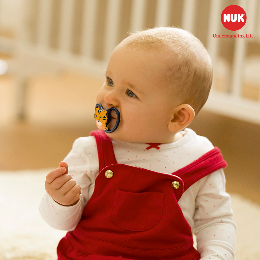 BỘ 2 TI GIẢ NUK SPACE SILICONE 0-6M