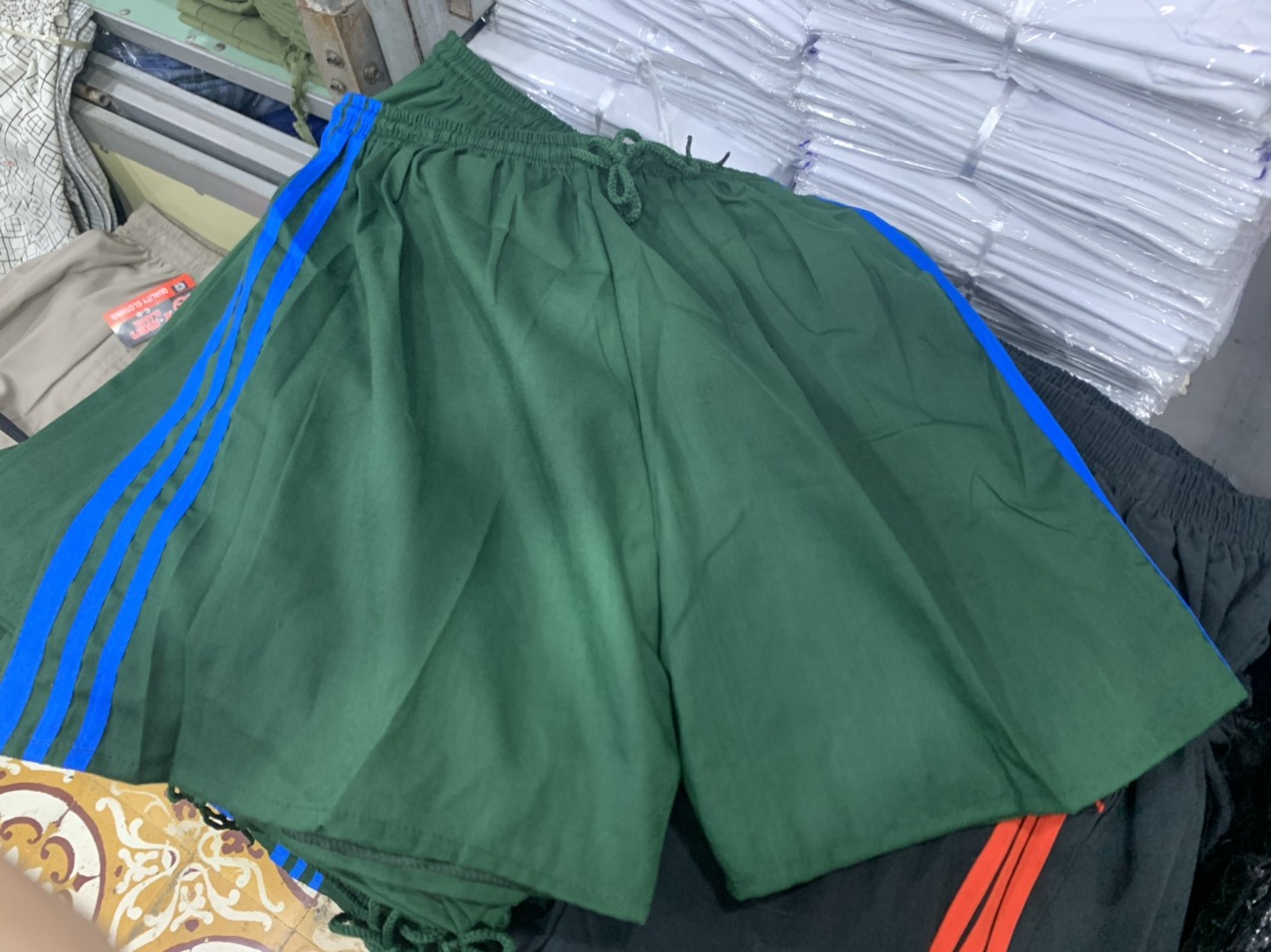 Quần Đùi Bộ Đội Nam Màu Xanh Rêu Có Dây Rút Freesize Dưới 65kg