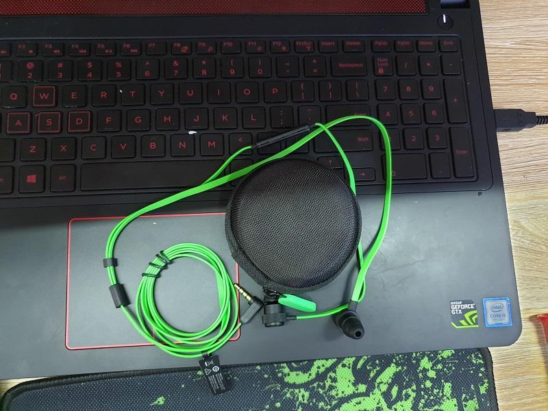TAI NGHE RAZER HAMMERHEAD PRO V2