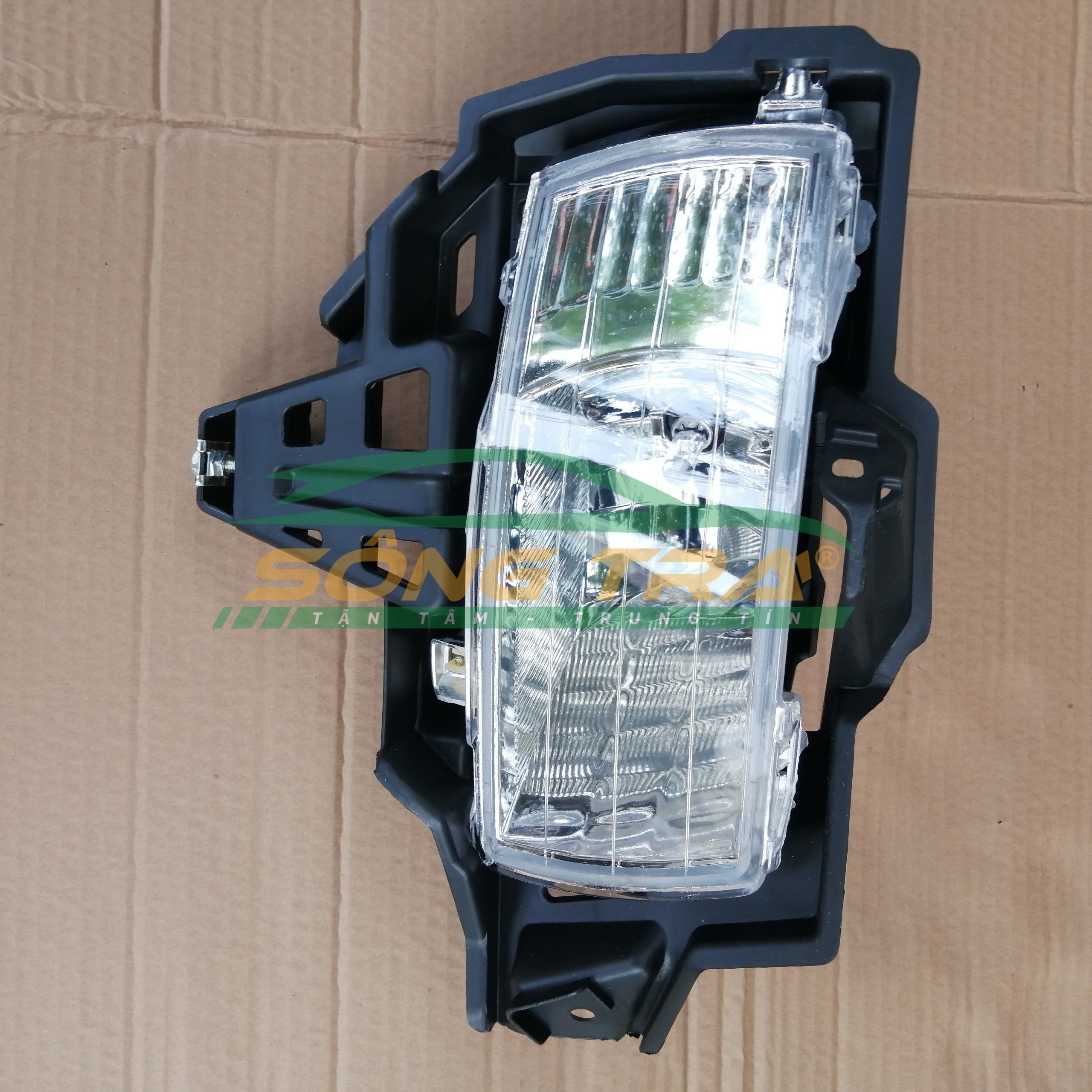 ĐÈN GẦM INNOVA 2009