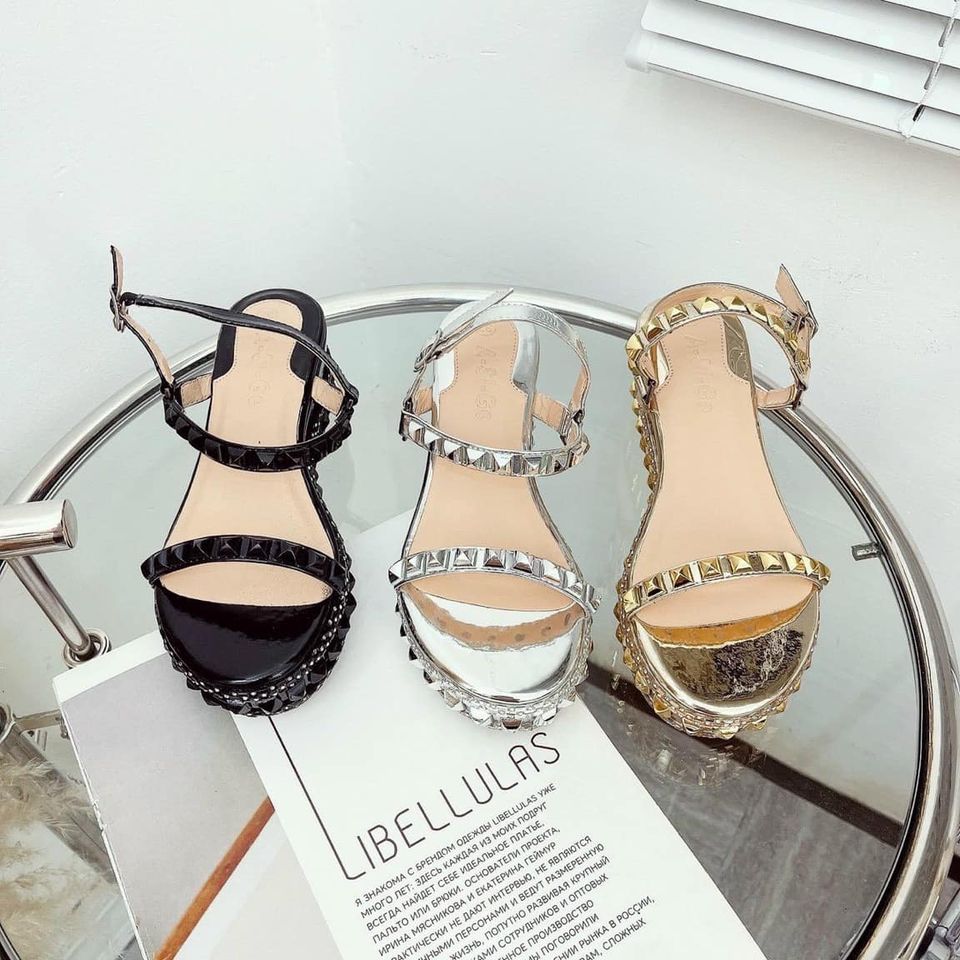[HCM]SANDAL NHỊ XUỒNG ĐINH TÁN ĐẾ BẰNG