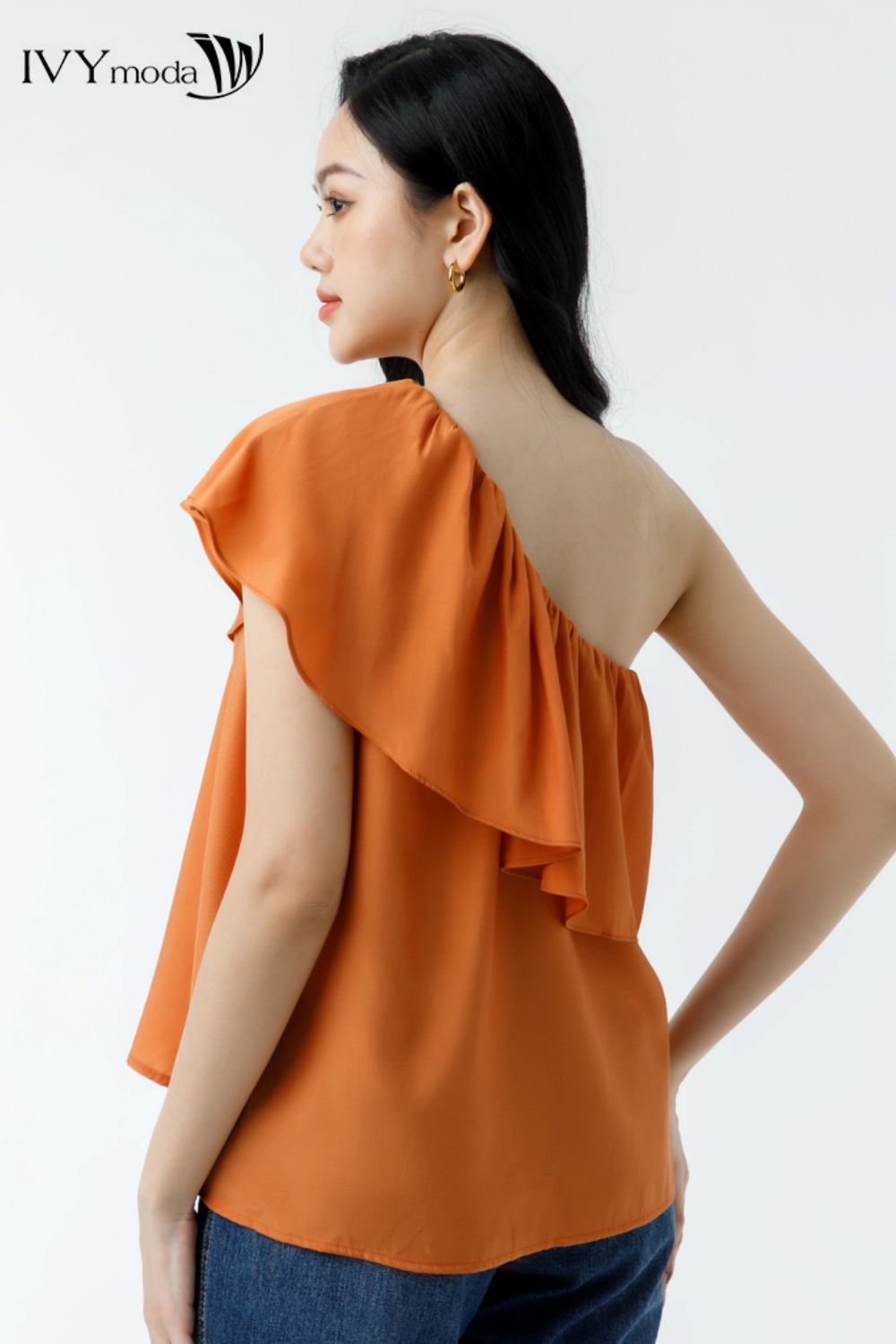 [NHẬP MÃ LZDIVYMODABDAY24 GIẢM 15% tối đa 100K đơn 500K] Áo lệch vai phối bèo IVY moda MS 16B9377