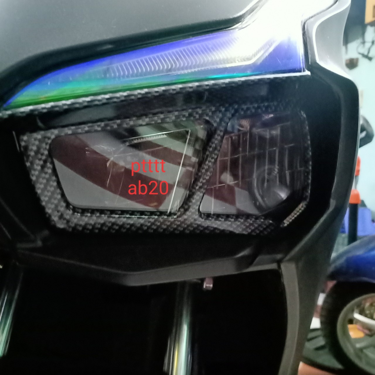 ỐP ĐÈN TRƯỚC AIR BLADE 2020 carbon