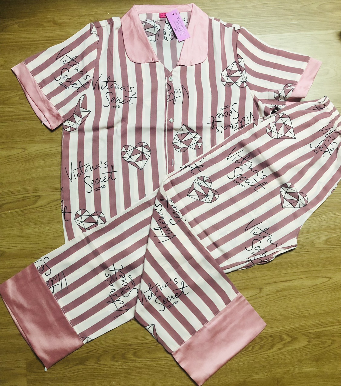 Bộ Pijama tay ngắn quần dài lụa Mango size 40-63kg